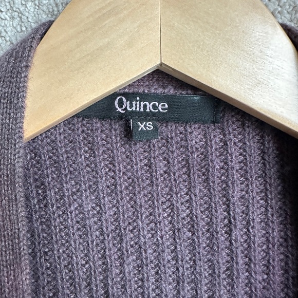 Quince Mongolian Cashmere Oversized Boyfriend Cardigan
Sweater size XS - Picture 4 of 4